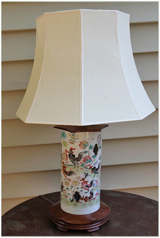 Hand-Carved Pair of 19th Century Chinese Export Hand-Painted Lamps For Sale