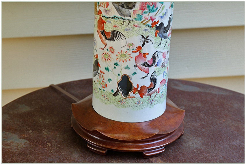 Pair of 19th Century Chinese Export Hand-Painted Lamps In Excellent Condition For Sale In New Orleans, LA