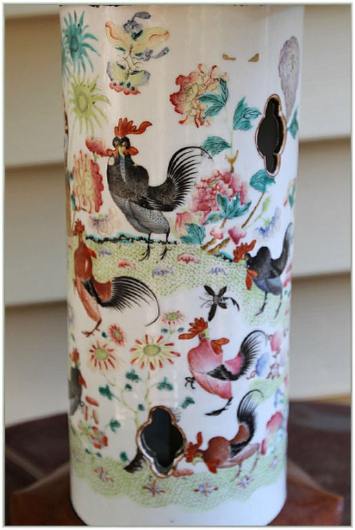 Pair of 19th Century Chinese Export Hand-Painted Lamps For Sale 2