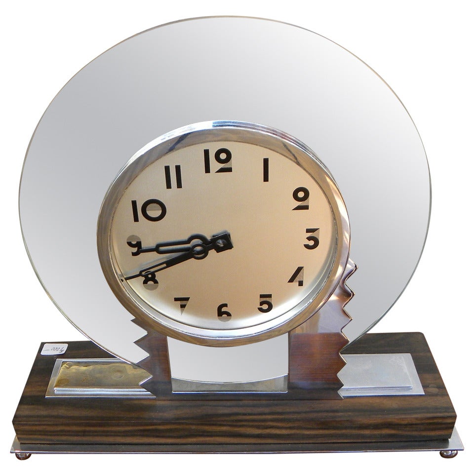 Modernist Art Deco Wind Up Clock
