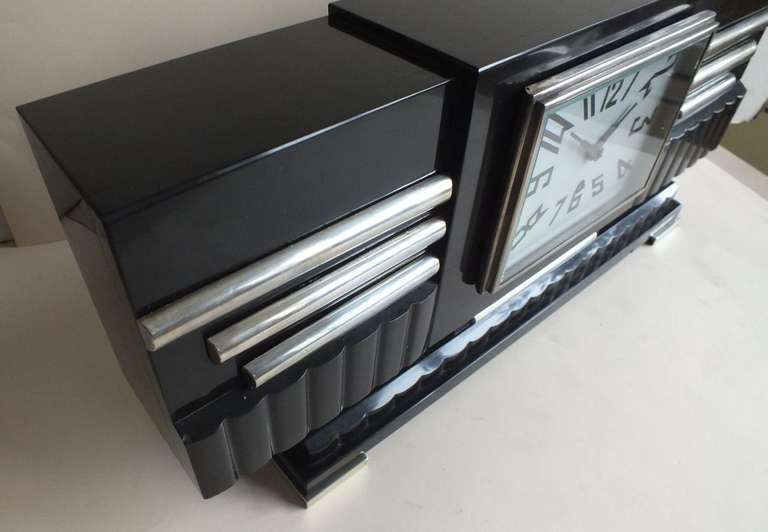 Mid-20th Century Stunning Modernist Art Deco Black Marble  French Clock by Marti