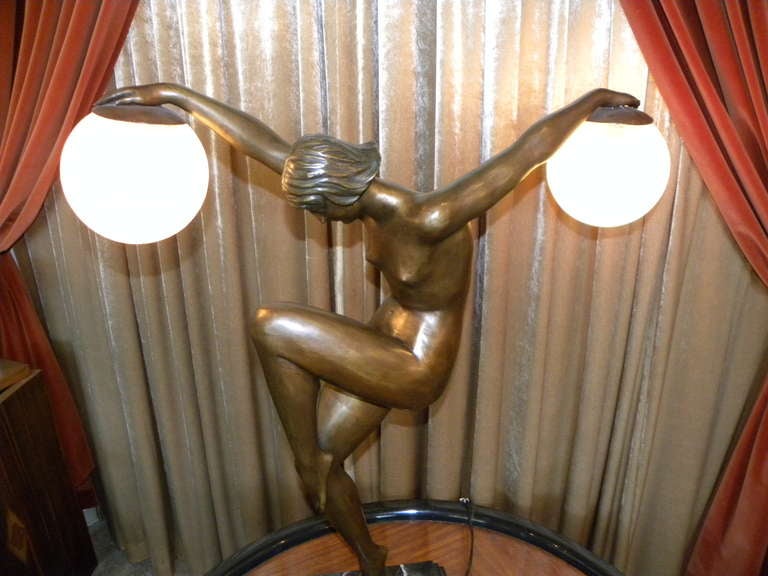 French Art Deco Style Woman Danseuse aux Boules Lamp In Excellent Condition In Oakland, CA