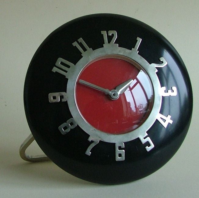 Art Deco moderne streamline clock