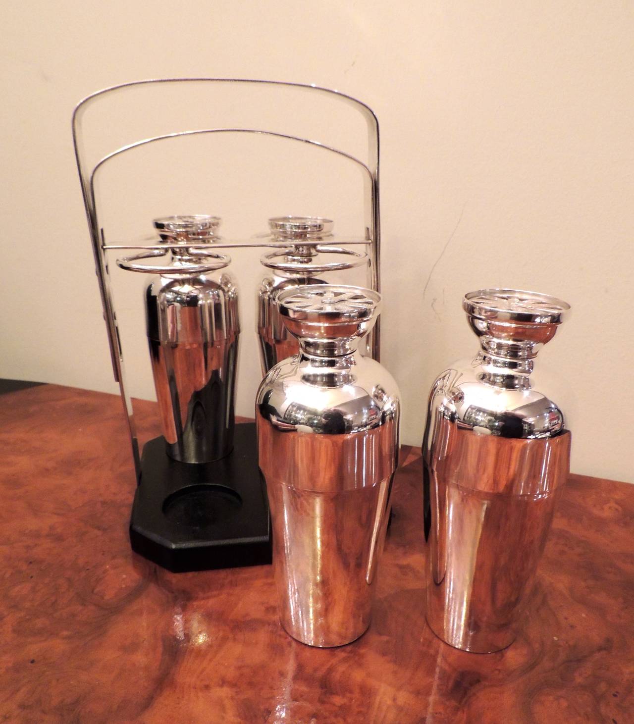 Napier Cocktail Shaker Four-Piece Caddy Set In Excellent Condition In Oakland, CA