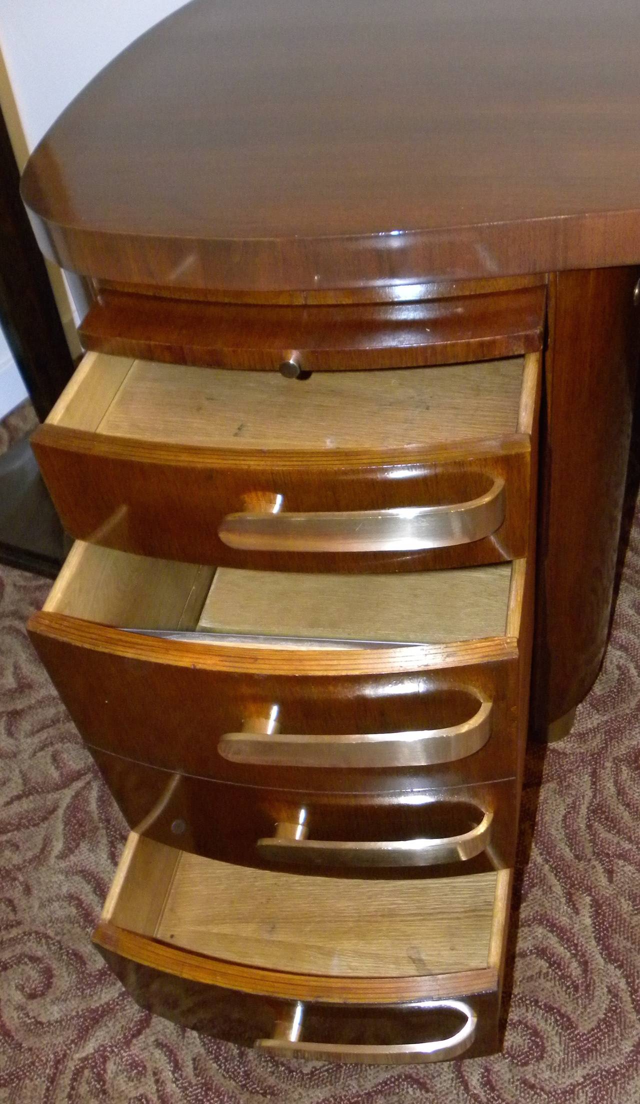 Art Deco Desk by Stow & Davis, Pedestal Base Professional 3