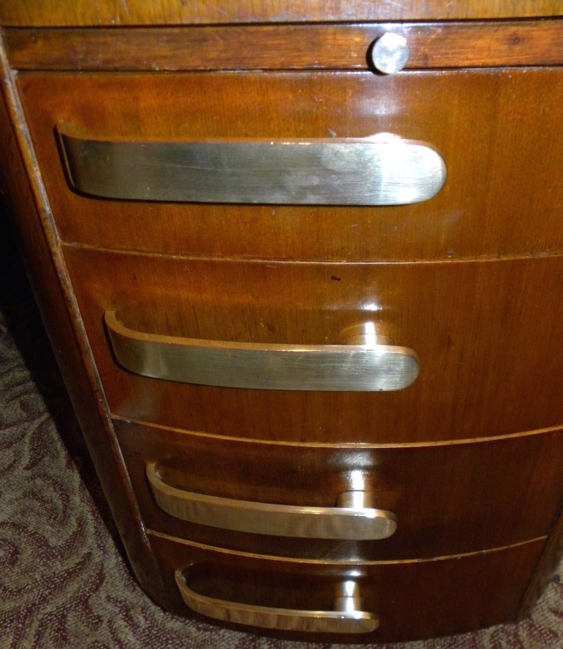 Art Deco Schreibtisch von Stow & Davis:: Pedestal Base Professional (Mitte des 20. Jahrhunderts)