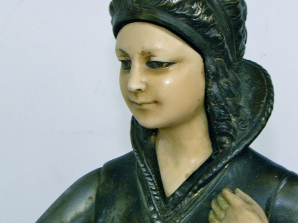 Statue française d'une femme et d'un chien Barzoï:: signée : S Cali 1