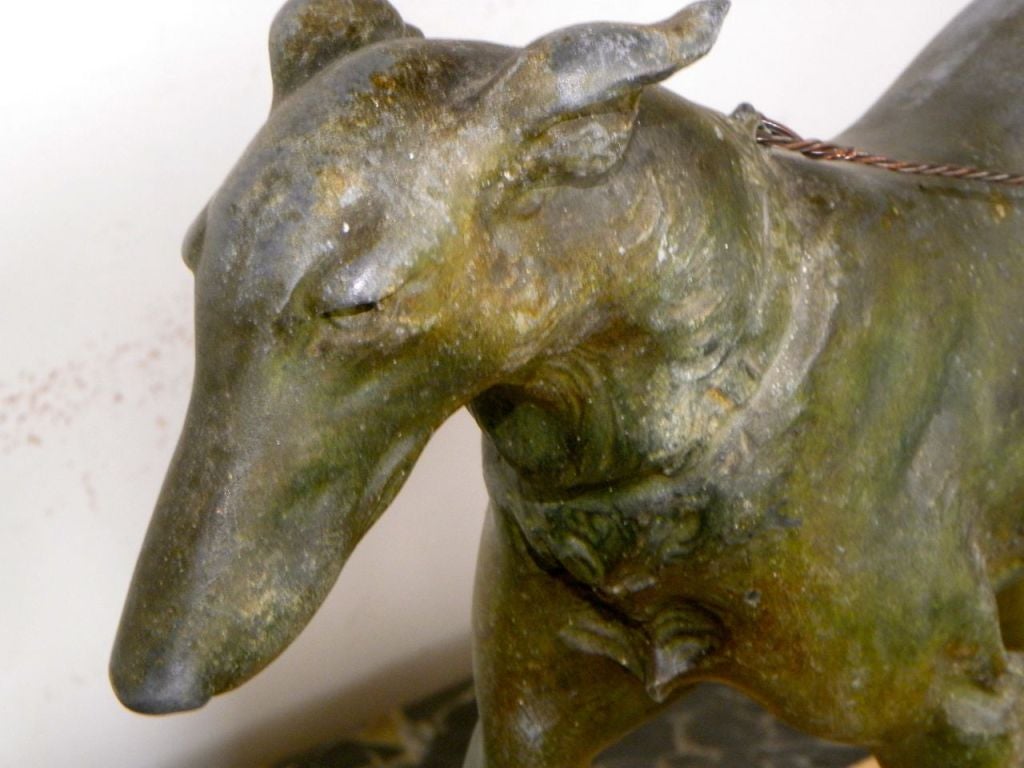 Statue française d'une femme et d'un chien Barzoï:: signée : S Cali 2