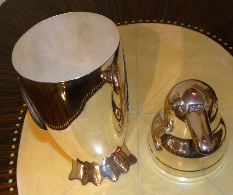 Napier Silver Plated Penguin Cocktail Shaker, 1936 In Excellent Condition In Oakland, CA