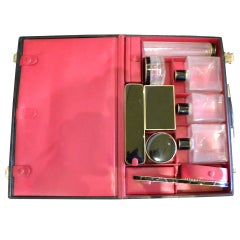 Vintage Elegant His/Her Travel Vanity Set Luggage in Leather