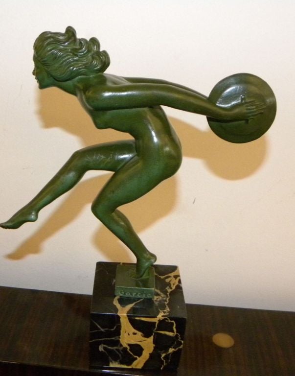 French Art Deco Female Nude Disc Dancer Statue By Garcia In Excellent Condition In Oakland, CA