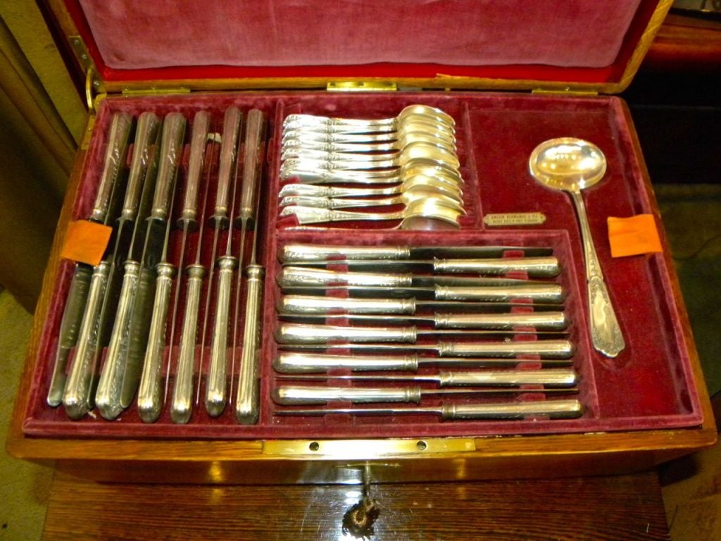 A very complete original tableware service in exceptional high quality silver plate. Pre dates the art deco period, but very wonderful and complete presentation. I love to find these with the original box, this one is complete with three trays, all
