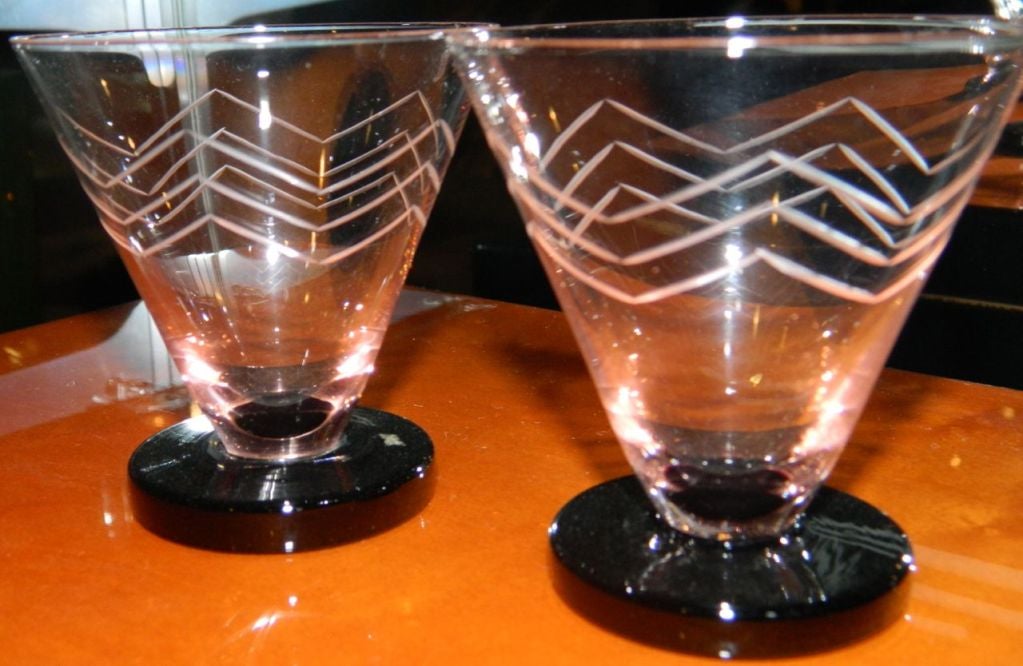 Mid-20th Century French Art Deco Etched Glass Decanter Cocktail Set