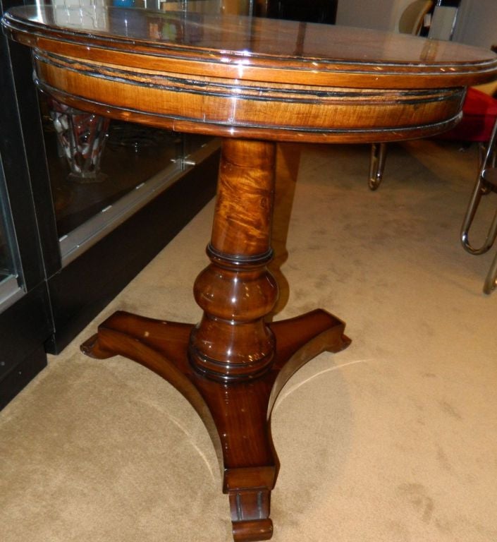 Unique Art Deco French Style Classic Entry Table, circa 1930s In Excellent Condition In Oakland, CA