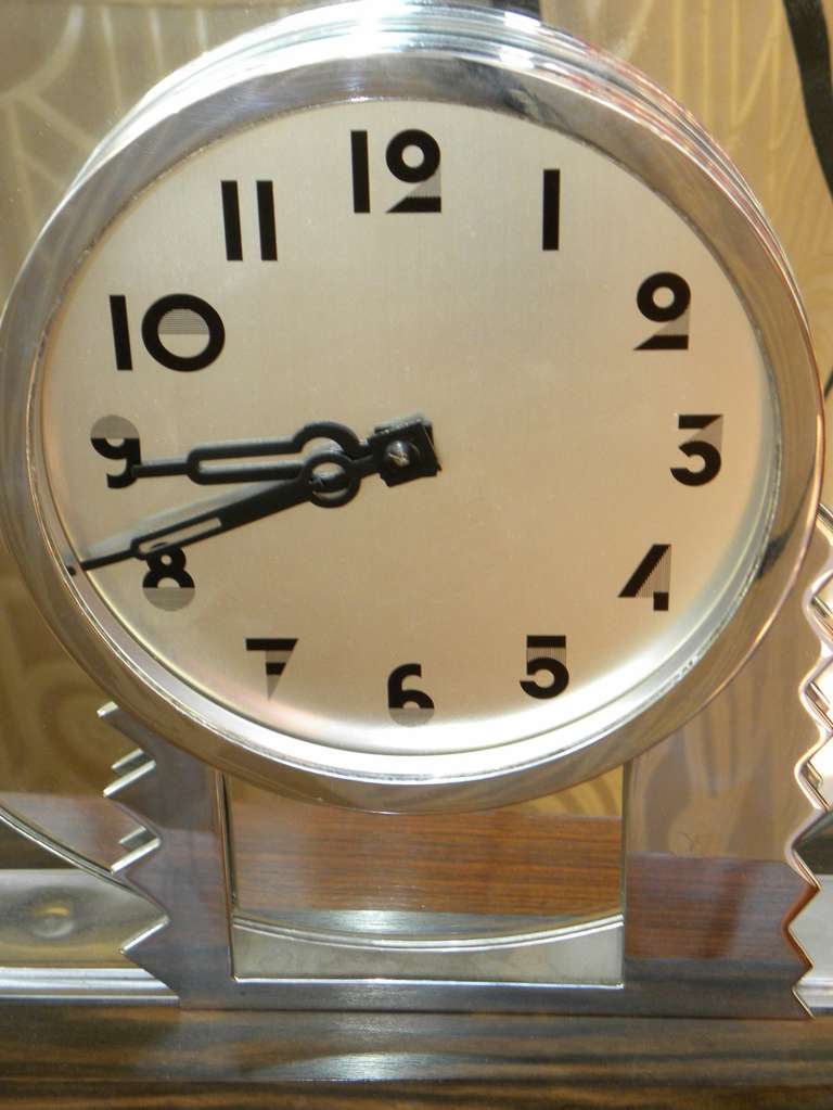 Modernist Art Deco Wind Up Clock 1