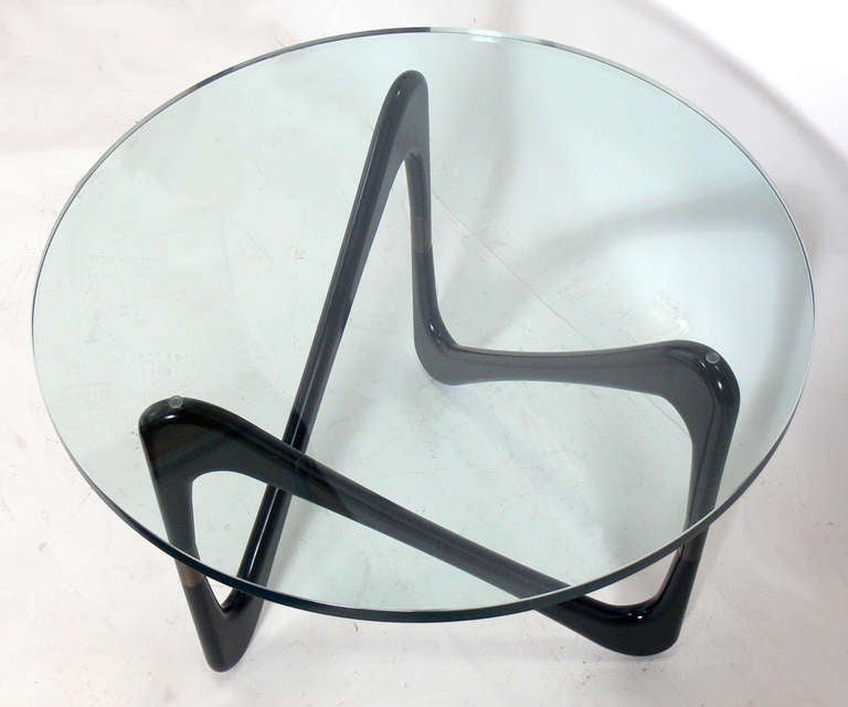 Mid-Century Modern Black and Brass Side Table in the manner of Isamu Noguchi