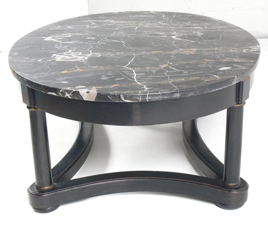 Elegant 1940's Oval Marble Top Coffee Table In Good Condition In Atlanta, GA
