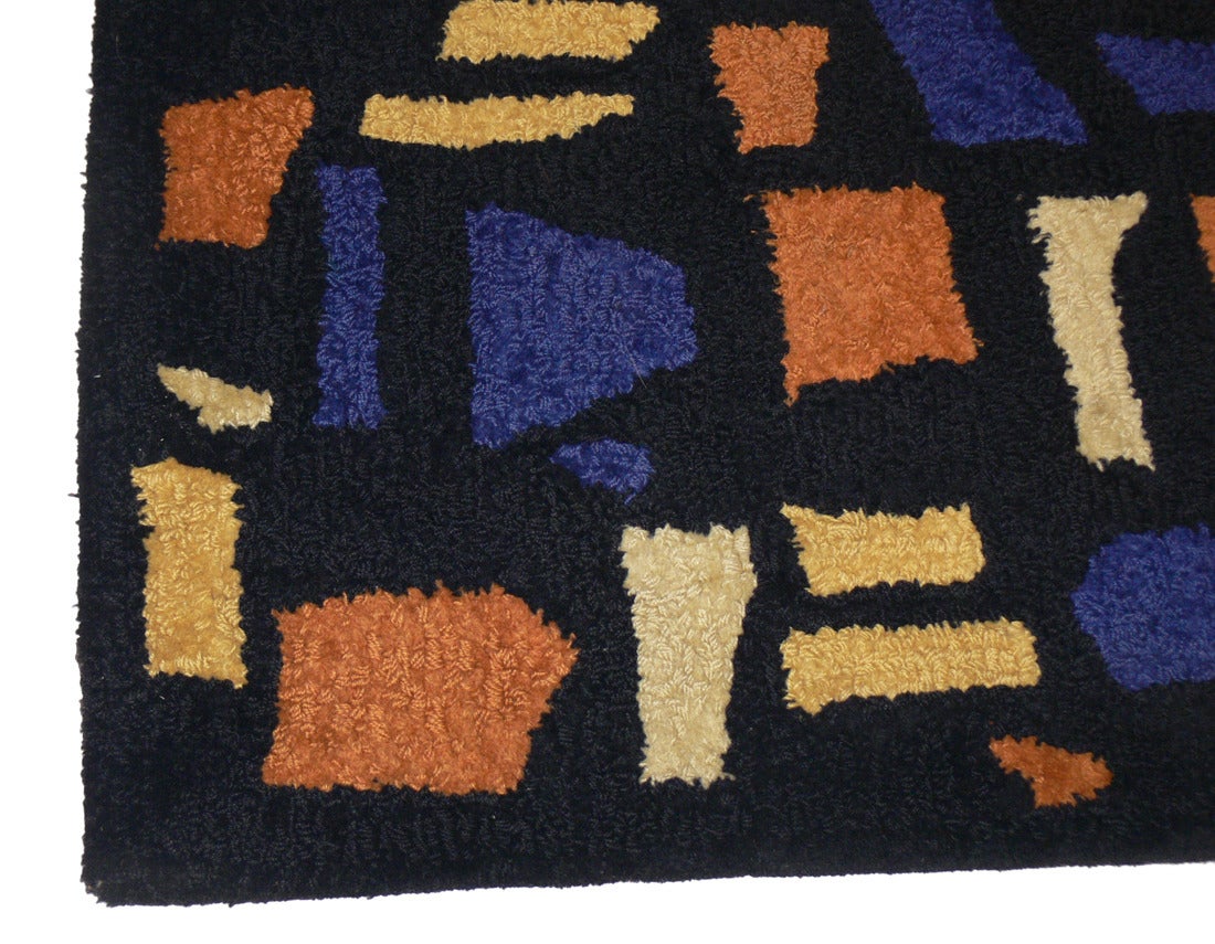 Modernist wool rug, designed by The Edward Fields Company, American, circa 1970's. It measures an impressive 90