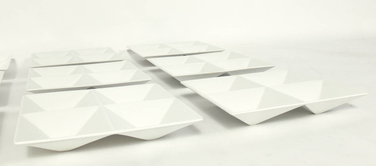 Große Wandskulpturgruppe von Origami-Keramiktabletts von Kaj Franck für Arabia (Finnisch) im Angebot