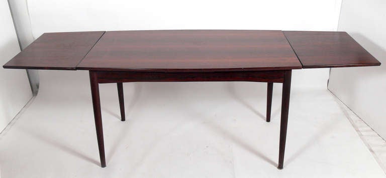 Danish Modern Rosewood Expanding Dining Table by Dyrlund 1