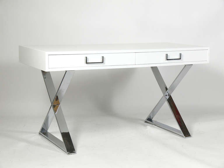 Bureau sculptural à base en "X" de Milo Baughman