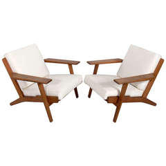 Paire de chaises longues danoises modernes conçues par Hans Wegner