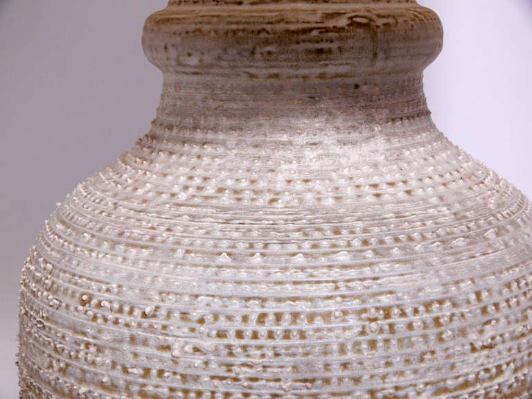 Pair of Ivory Color Textured Ceramic Lamps In Good Condition In Atlanta, GA