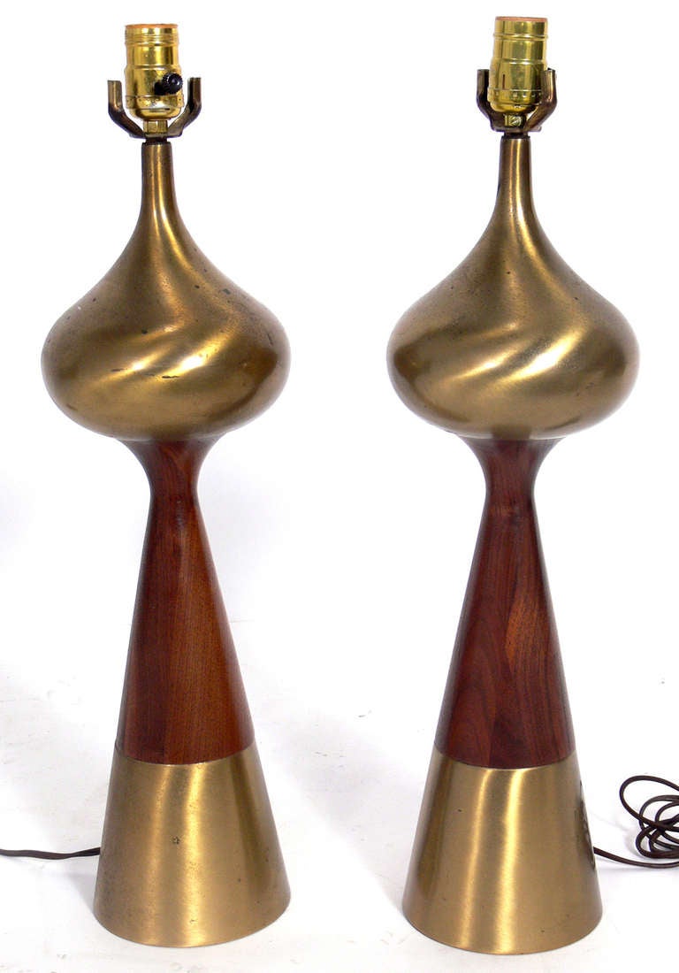 Mid-Century Modern Sculptural Pair of Brass and Walnut Lamps