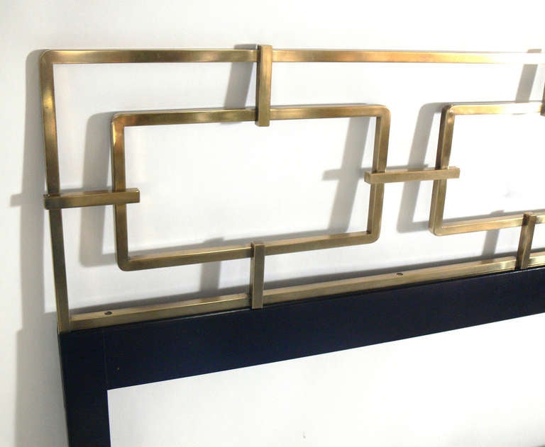 Glamorous Brass Link Headboard - King Size In Excellent Condition In Atlanta, GA