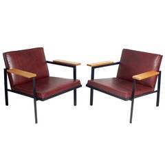 Pair of Modern Lounge Chairs Designed by George Nelson 4