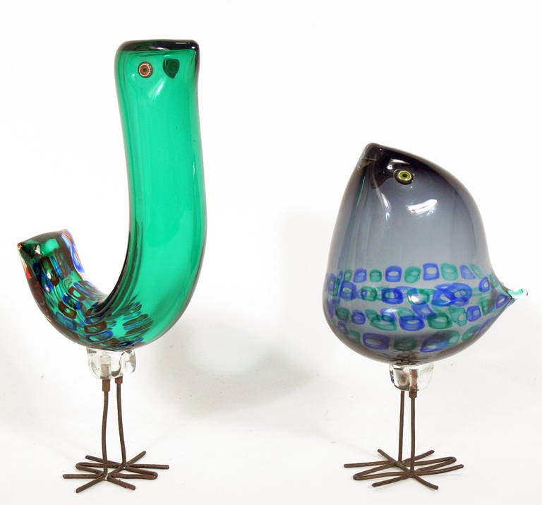 Pulcino Glass Bird Sculptures by Alessandro Pianon for Vistosi, Italy, circa 1960s. The larger glass bird measures 12.5