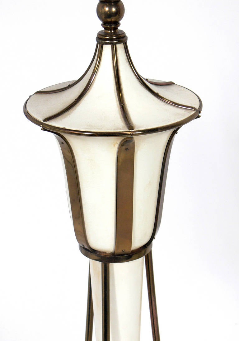Mid-Century Modern Elegant White and Brass Lamps in the Manner of Tommi Parzinger For Sale