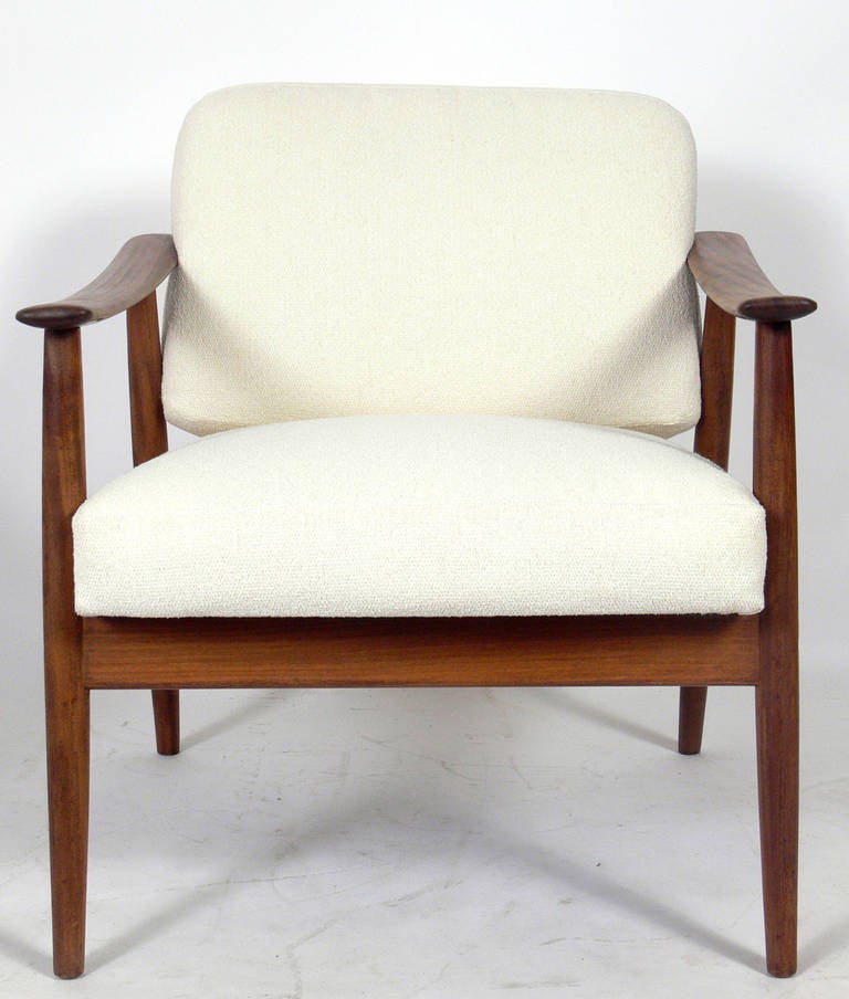 Mid-20th Century Pair of Danish Modern Lounge Chairs