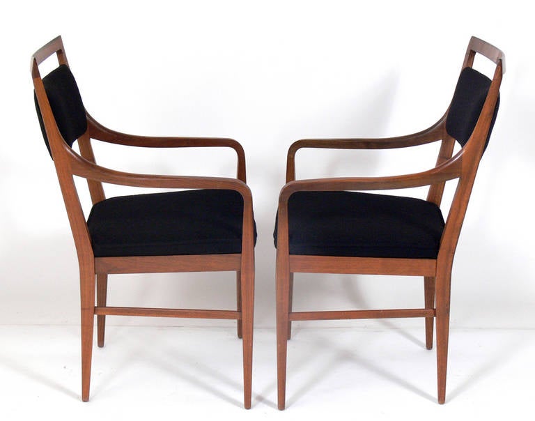 Mid-20th Century Set of Six Walnut Modern Dining Chairs in the Manner of Paul McCobb