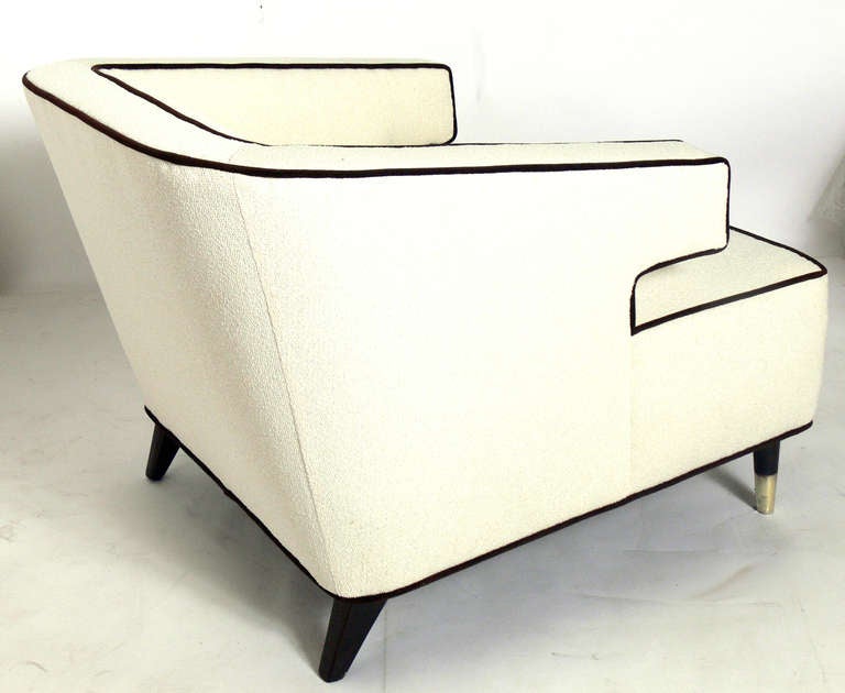 Pair of Substantial Modern Lounge Chairs with Great Lines In Excellent Condition In Atlanta, GA