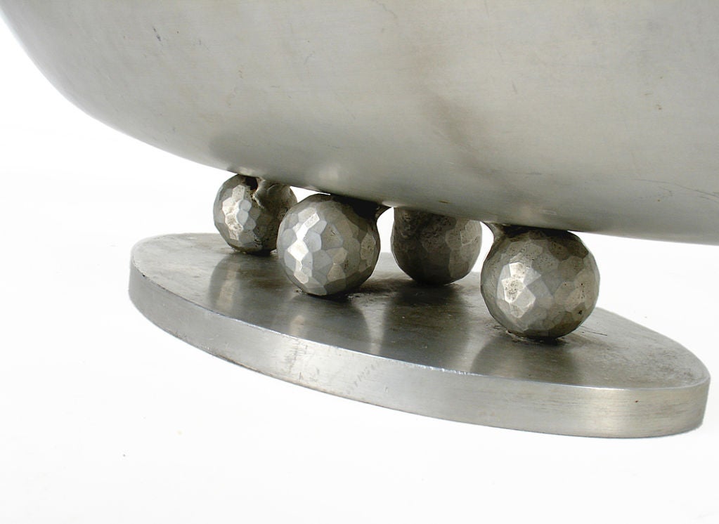 Mid-20th Century Art Deco Hammered Aluminum Centerpiece Bowl by Palmer Smith