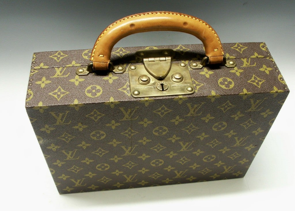 Mid-20th Century Authentic Louis Vuitton Boite Bijoux Jewelry Case with Key For Sale