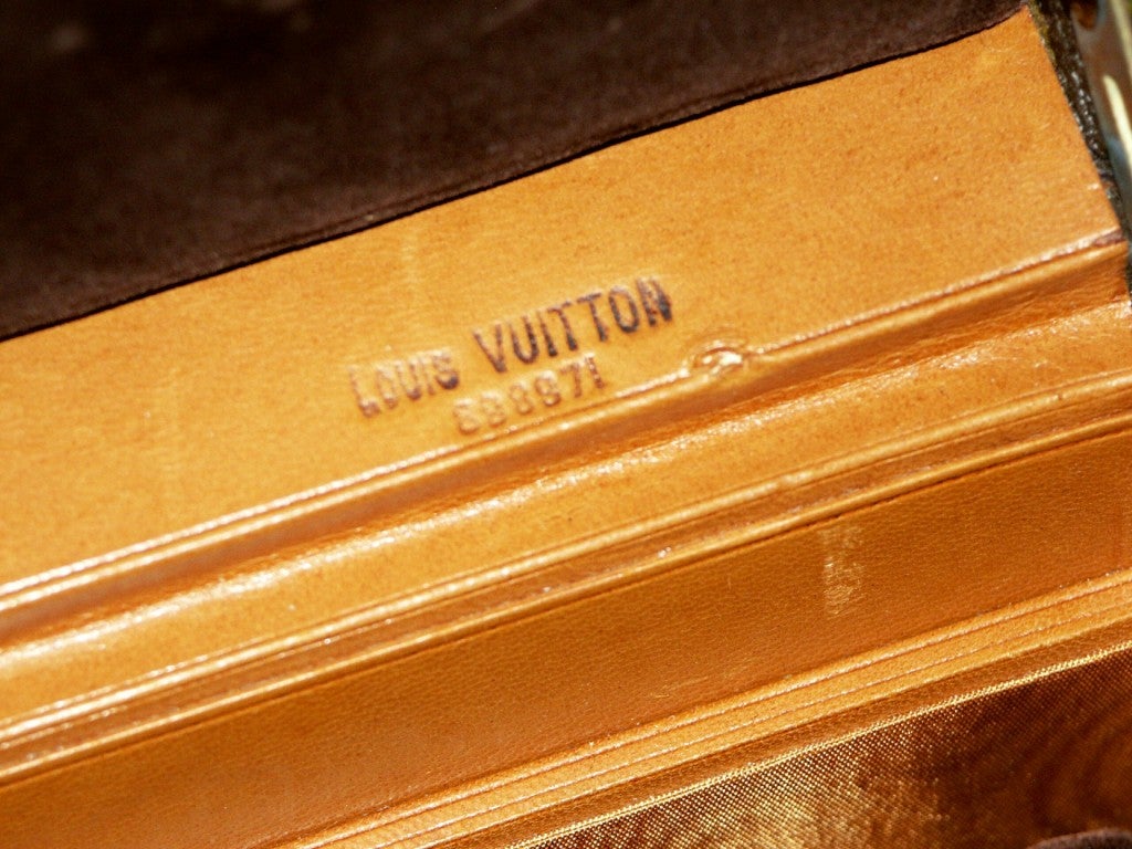 Leather Authentic Louis Vuitton Boite Bijoux Jewelry Case with Key For Sale
