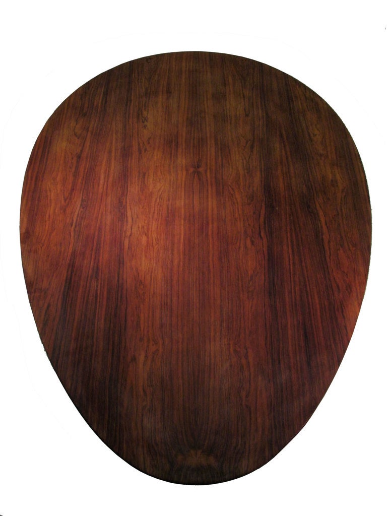 Mid-Century Modern 3 legged rosewood egg table by Arne Jacobsen for Fritz Hansen For Sale