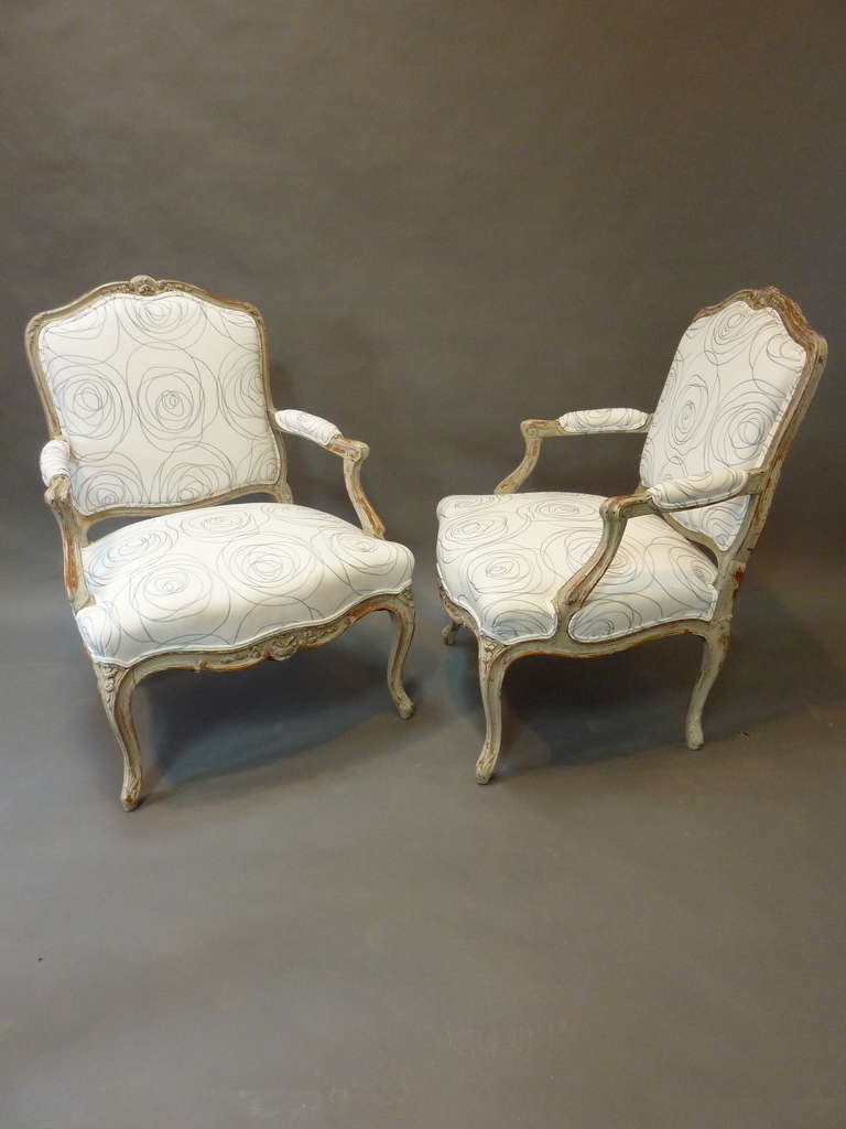 Pair of Louis XV Style French Provincial Armchairs In Excellent Condition In Middleburg, VA