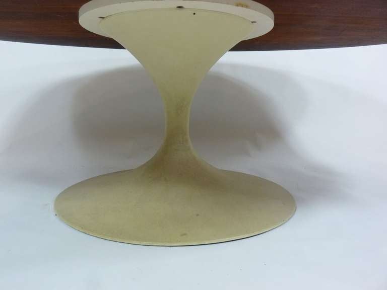 Eero Saarinen for Knoll Oval Coffee Table In Excellent Condition In Turners Falls, MA