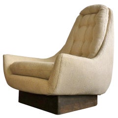 High Back Swivel Lounge Chair