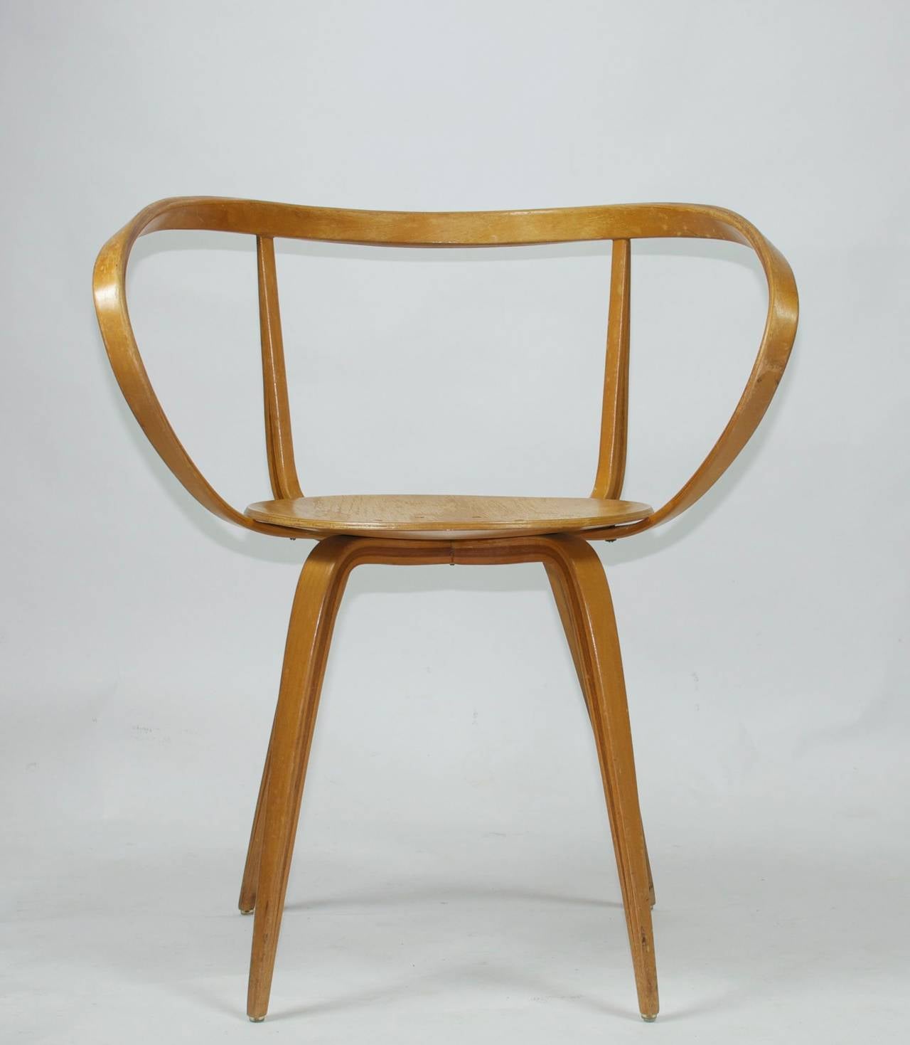 George Nelson pretzel chair manufactured for Herman Miller. Model # 5890. Beautiful example in excellent original condition.