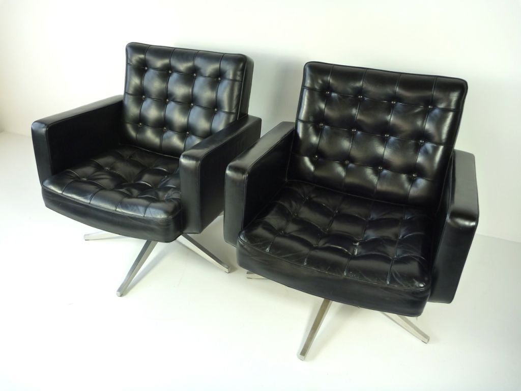 Leather Pair of Vincent Cafiero for Knoll lounge chairs