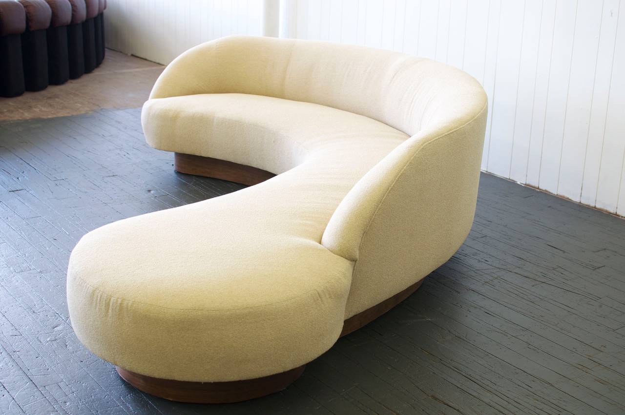 Großes Serpentinen-Sofa von Vladimir Kagan für Directional (20. Jahrhundert)