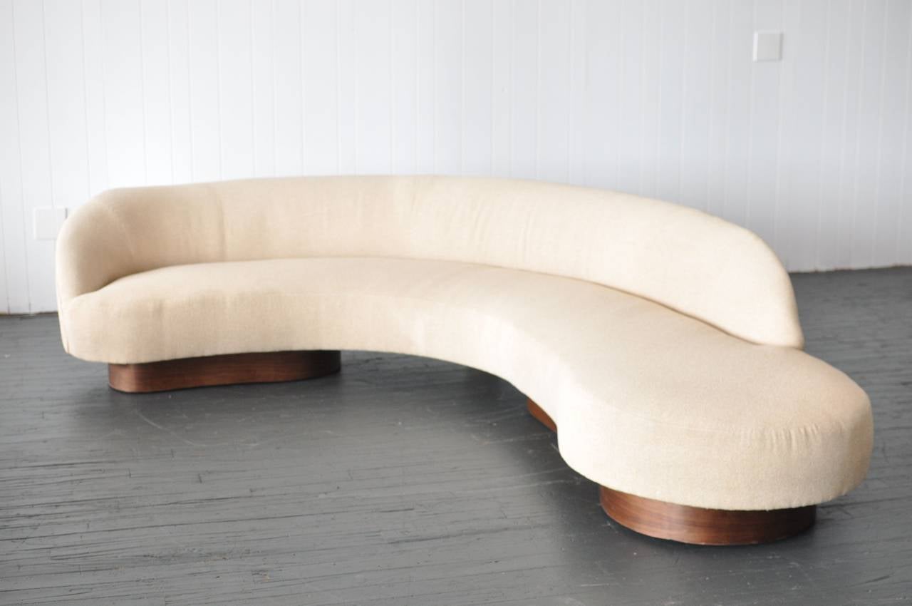 serpentine couch