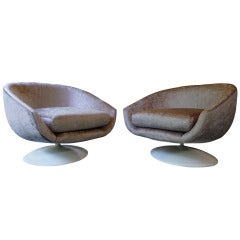 Large Swivel Chairs By Milo Baughman