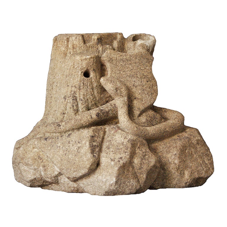 Art populaire américain - Sculpture de serpent, bouclier et écusson en pierre calcaire