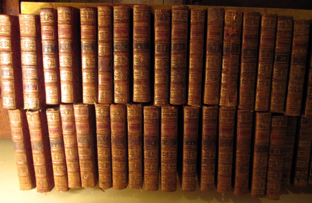 Collection of Leather Bound 18th Century Books In Good Condition In New York, NY