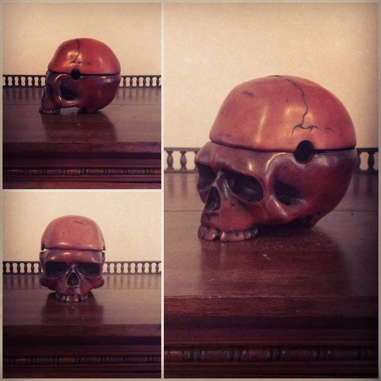 Elegant and Diminutive Skull Box In Excellent Condition In New York, NY